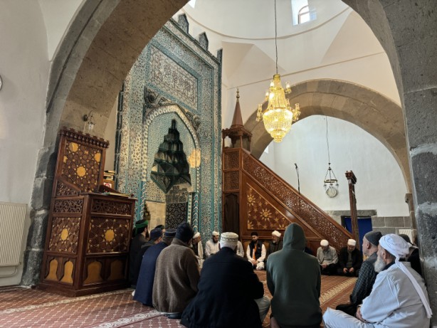 Foto - Tarihi Gülük Cami'nin hücrelerinde itikafa giriyorlar... Asırlardır her Ramazanda devam eden ibadet