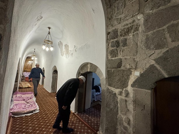 Foto - Tarihi Gülük Cami'nin hücrelerinde itikafa giriyorlar... Asırlardır her Ramazanda devam eden ibadet
