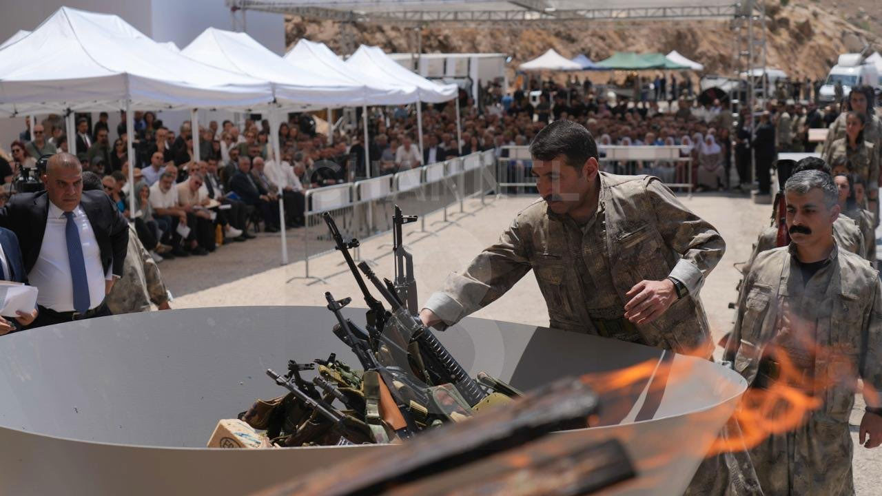 Foto - Tarihi gün! PKK silahları yaktı... İlk görüntüler geldi