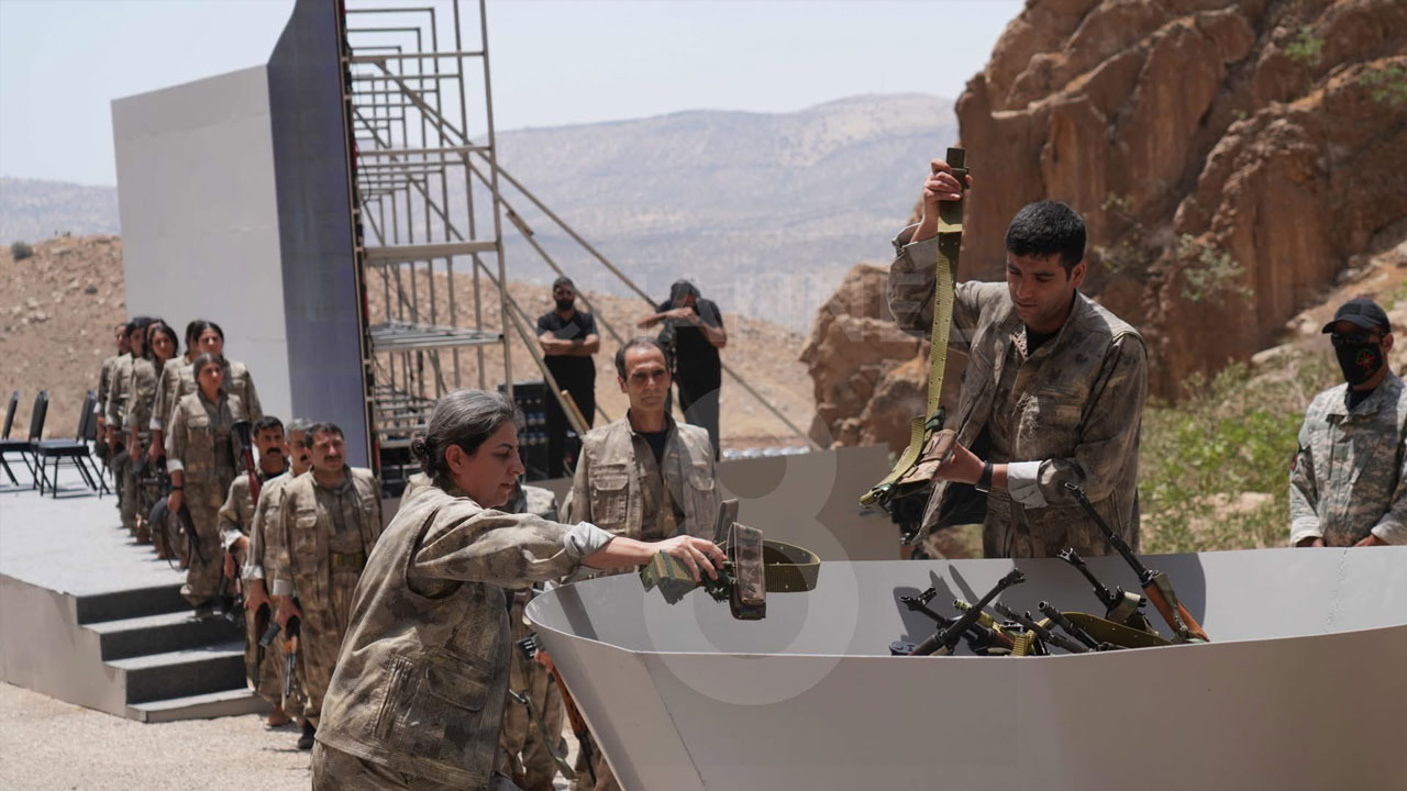 Foto - Tarihi gün! PKK silahları yaktı... İlk görüntüler geldi