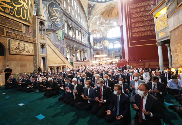 Foto - Tarihi günde tarihi anlar! Dünya, Ayasofya'daki bu görüntüleri konuşuyor