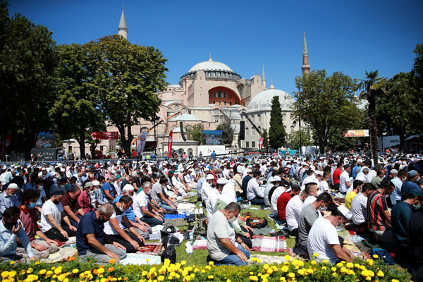 Foto - Tarihi günde tarihi anlar! Dünya, Ayasofya'daki bu görüntüleri konuşuyor