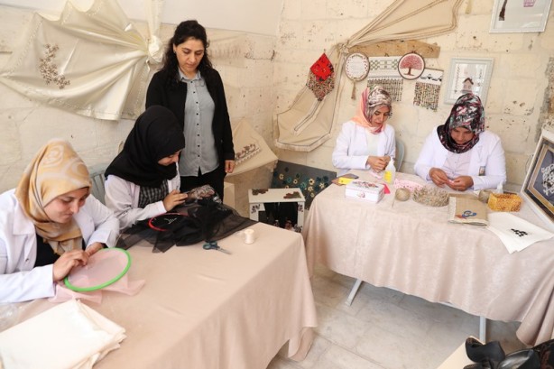 Foto - Tarihi han kadınlarla canlandı