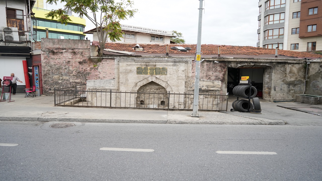 Foto - Tarihi Karagöz Evi lastikçiye dönüştü! 400 yıllık miras kaderine terk edildi