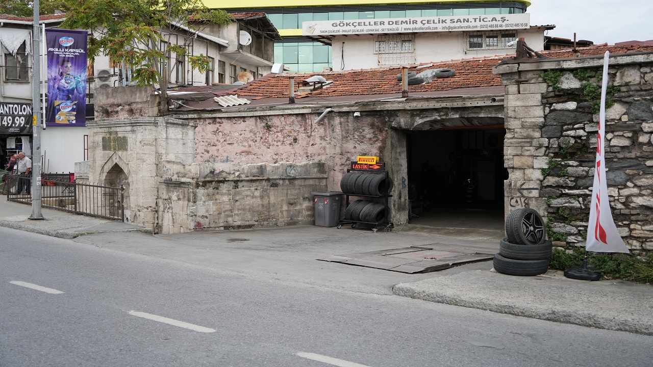 Foto - Tarihi Karagöz Evi lastikçiye dönüştü! 400 yıllık miras kaderine terk edildi