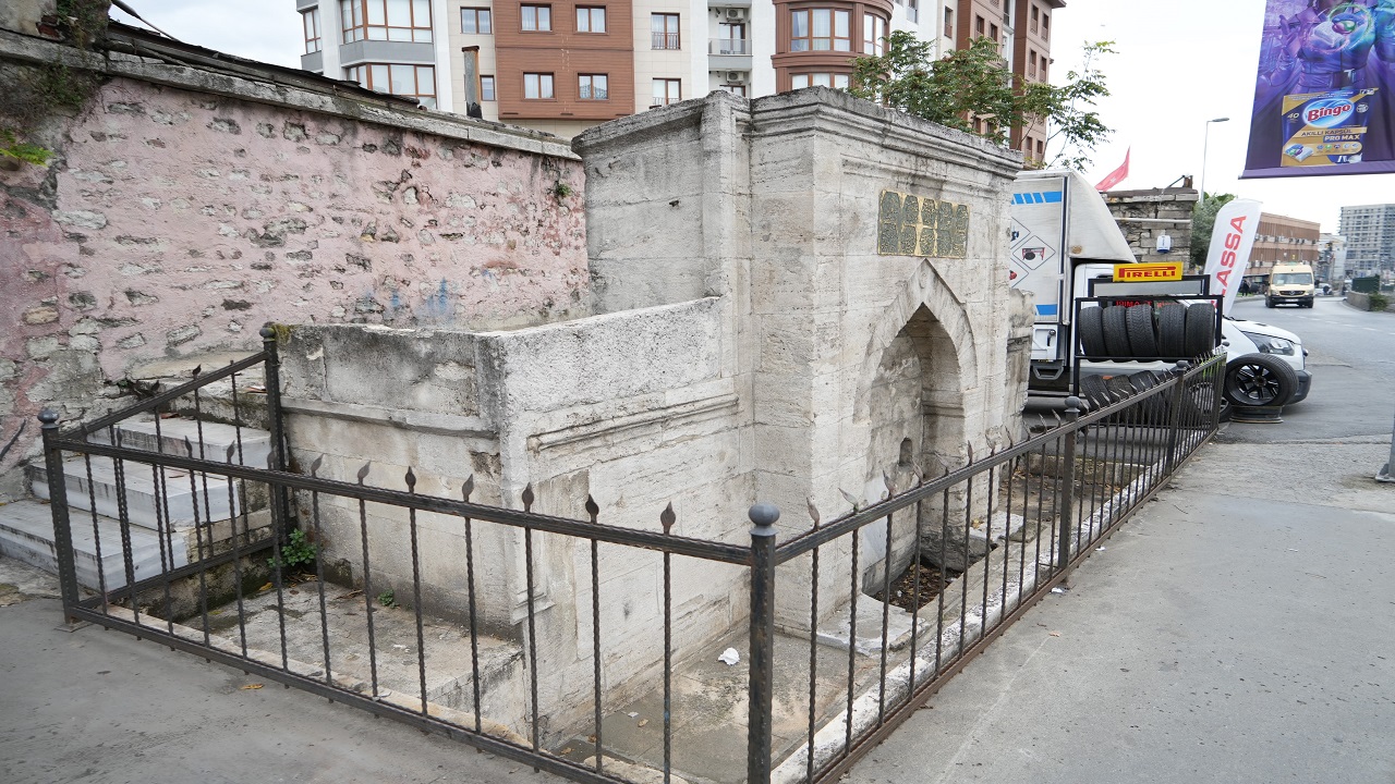 Foto - Tarihi Karagöz Evi lastikçiye dönüştü! 400 yıllık miras kaderine terk edildi