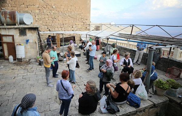 Foto - Tarihi kent Mardin'de turistlerin cevizli sucuk mesaisi