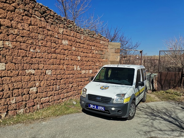 Foto - Tarihi kilisede suçüstü yakalandılar