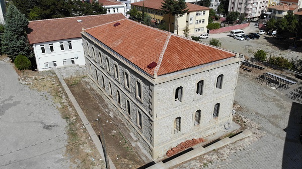 Foto - Tarihi kışla ayağa kaldırılıyor