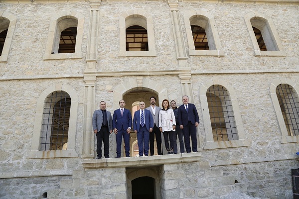 Foto - Tarihi kışla ayağa kaldırılıyor