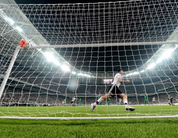 Tarihi maçtan görüntüler