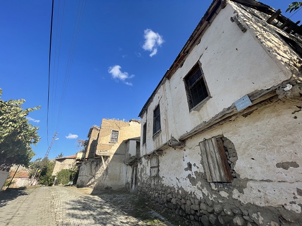 Foto - Tarihi mahallede kerpiç evler kaydedildi