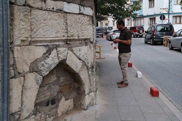 Foto - Tarihi mezar taşına işlenmiş! Bu sembolün sırrı ne?