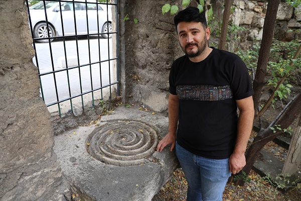 Foto - Tarihi mezar taşına işlenmiş! Bu sembolün sırrı ne?