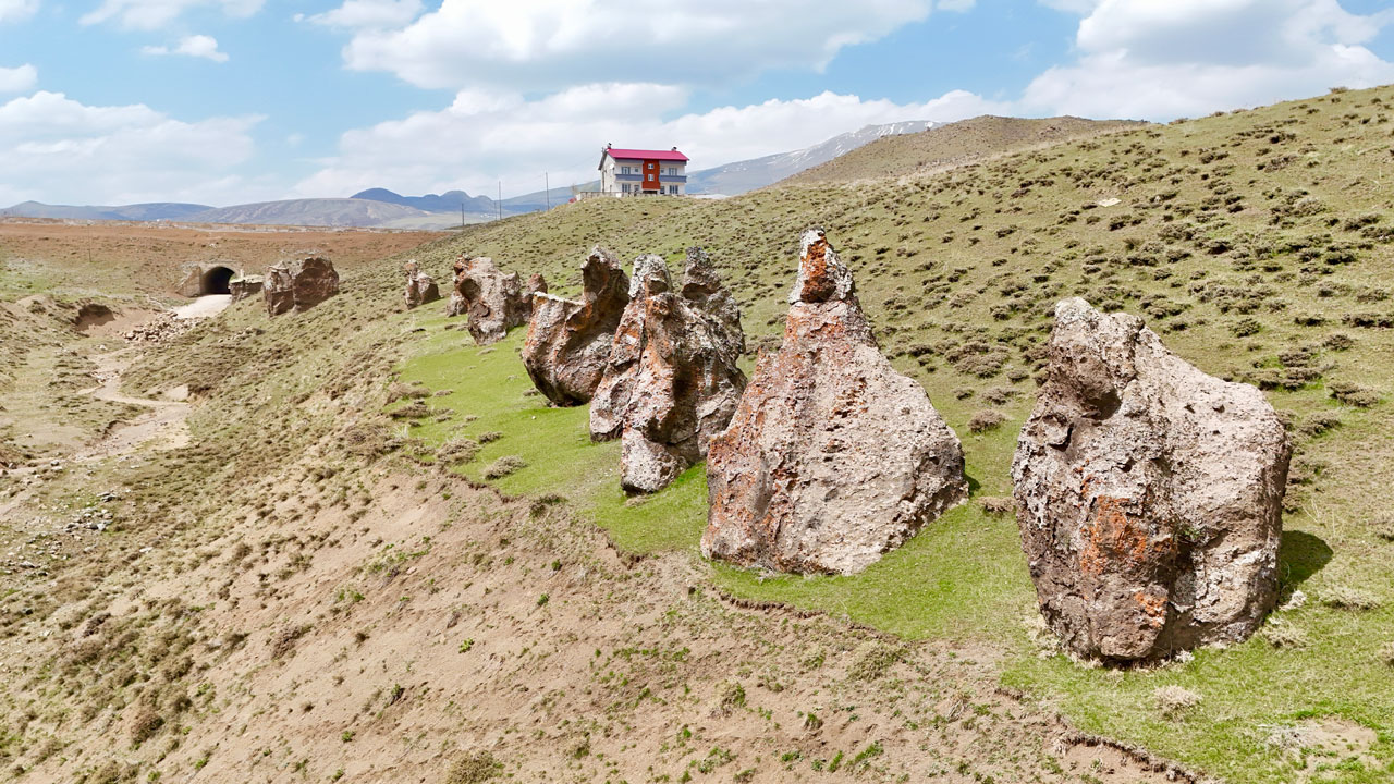 Tarihi miras yok oluyor! Nemrut'un develeri tehlikede