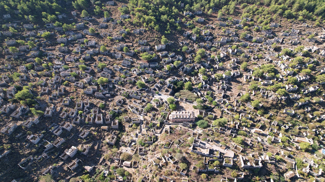 Foto - Tarihi MÖ 4.yüzyıla dayanıyor! Tüm gözlerden uzak hayalet kasaba: Kayaköy