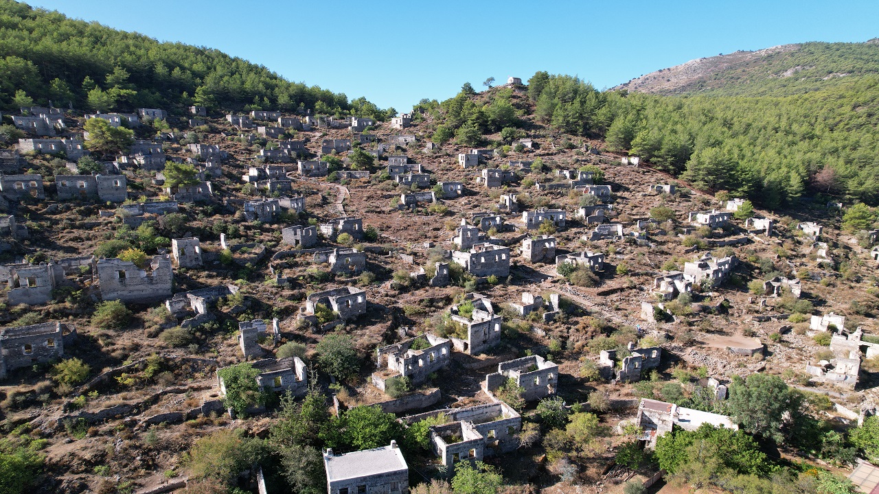 Foto - Tarihi MÖ 4.yüzyıla dayanıyor! Tüm gözlerden uzak hayalet kasaba: Kayaköy