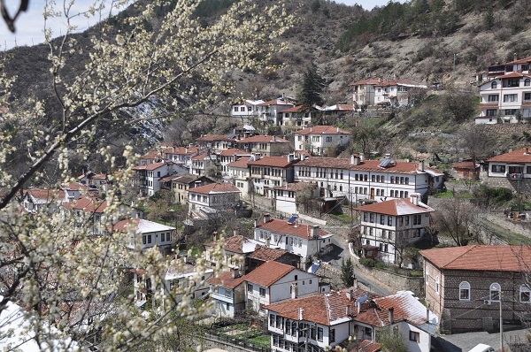 Foto - Tarihi Osmanlı Kasabası'na büyük ilgi