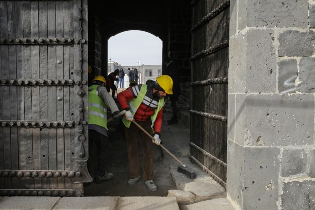 Foto - Tarihi surlarda ortaya çıkarıldı! Aslına uygun olarak onarılacak