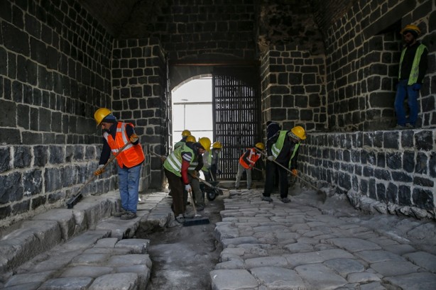 Foto - Tarihi surlarda ortaya çıkarıldı! Aslına uygun olarak onarılacak