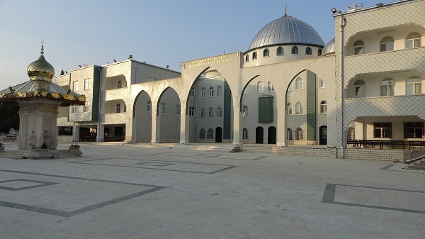 Foto - Tarihi türbe depremden etkilenmedi! Türkiye'nin Tac Mahal'i dimdik ayakta