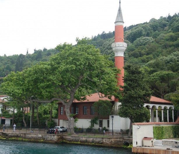 Foto - Tarihi Vaniköy Camii alev alev yanıyor!