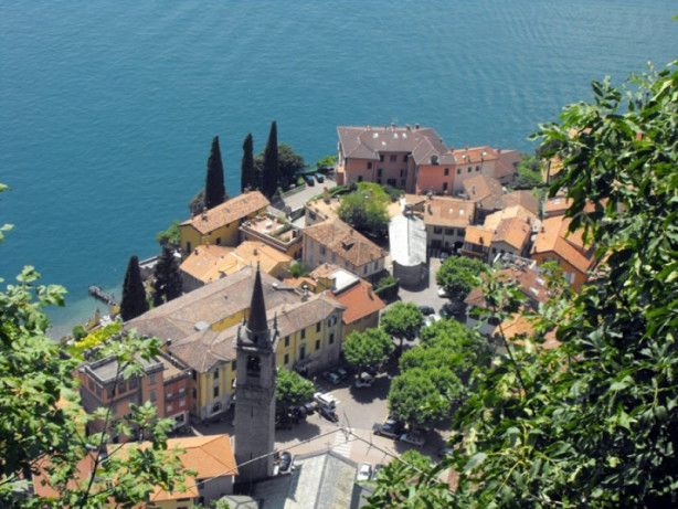 Foto - Tarihi Varenna şehri güzelliğiyle göz dolduruyor