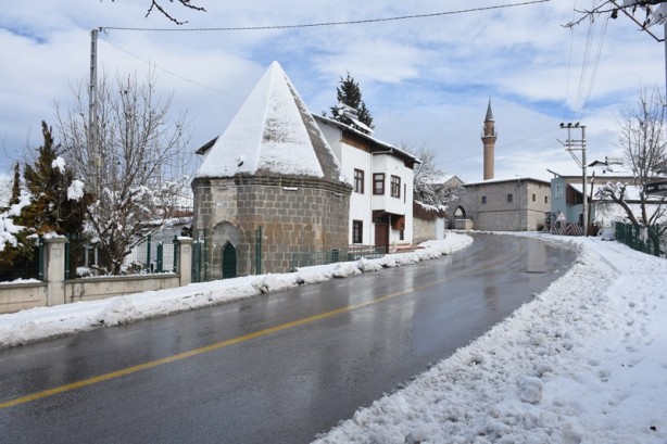 Foto - Tarihi yapılar kar ile beyaza büründü