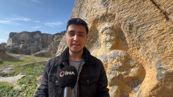 Foto - Tarihi yapıya büyük saygısızlık! 2 bin yıllık heykel kurtarılmayı bekliyor