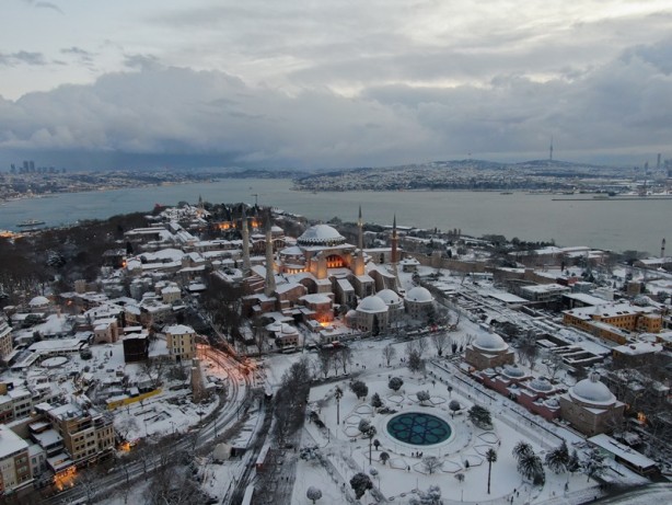 Foto - Tarihi yarımada gelinliğini giydi