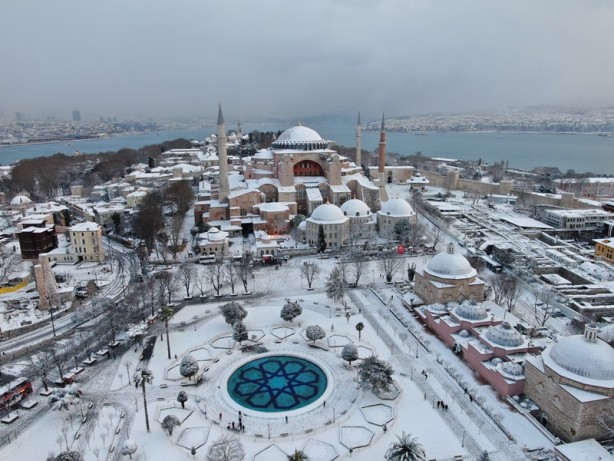 Foto - Tarihi yarımada gelinliğini giydi