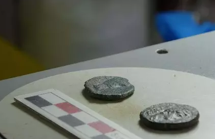 Foto - Tarihi yeniden yazacak kazıda şaşırtan keşif: Antik kentte tamı tamına 2 bin yıllık bronz sikke bulundu!