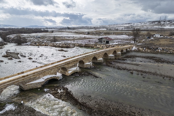 Foto - Tarihi Yıldız Köprüsü havadan görüntülendi