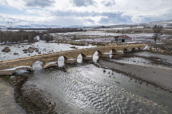 Foto - Tarihi Yıldız Köprüsü havadan görüntülendi