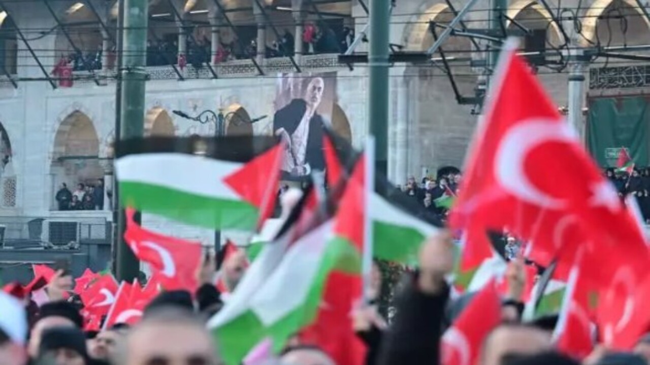 Foto - Tarihi yürüyüşten duygulandıran kareler! "Dün Ayasofya, bugün Emevi, yarın Aksâ