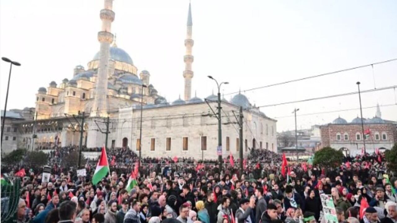 Foto - Tarihi yürüyüşten duygulandıran kareler! "Dün Ayasofya, bugün Emevi, yarın Aksâ