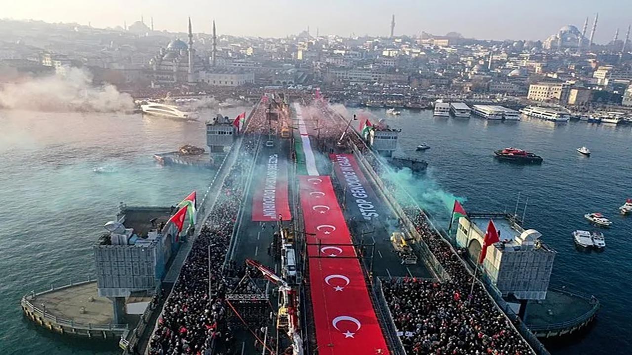 Foto - Tarihi yürüyüşten duygulandıran kareler! "Dün Ayasofya, bugün Emevi, yarın Aksâ