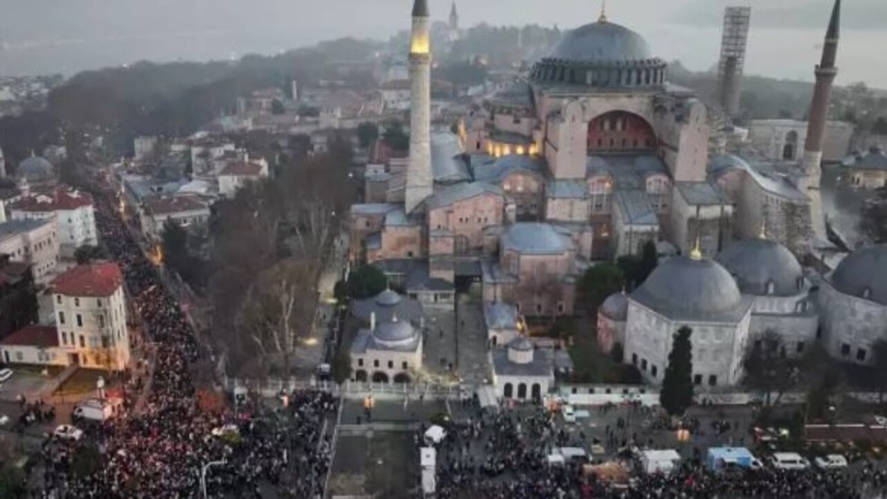 Foto - Tarihi yürüyüşten duygulandıran kareler! "Dün Ayasofya, bugün Emevi, yarın Aksâ