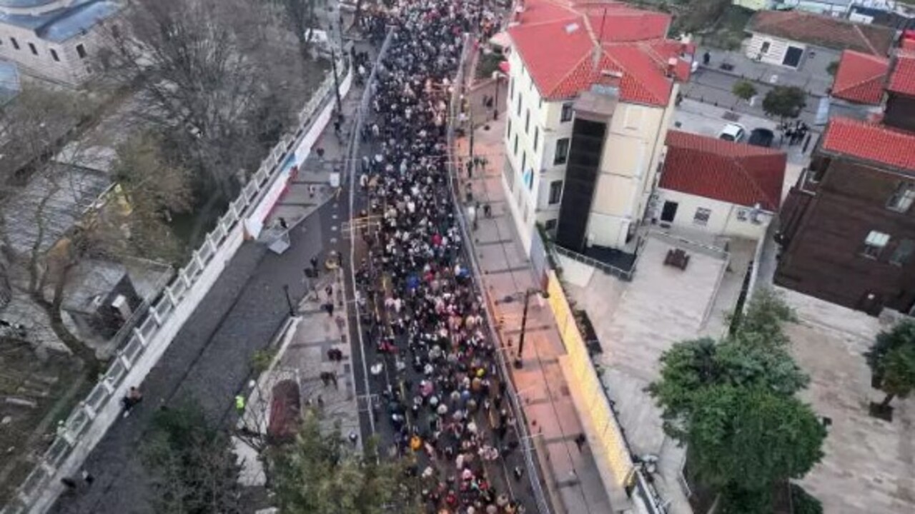 Foto - Tarihi yürüyüşten duygulandıran kareler! "Dün Ayasofya, bugün Emevi, yarın Aksâ
