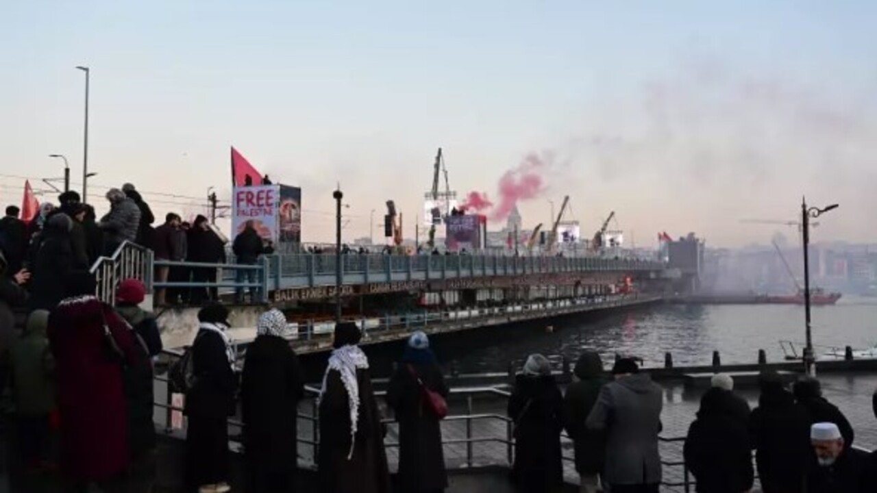 Foto - Tarihi yürüyüşten duygulandıran kareler! "Dün Ayasofya, bugün Emevi, yarın Aksâ