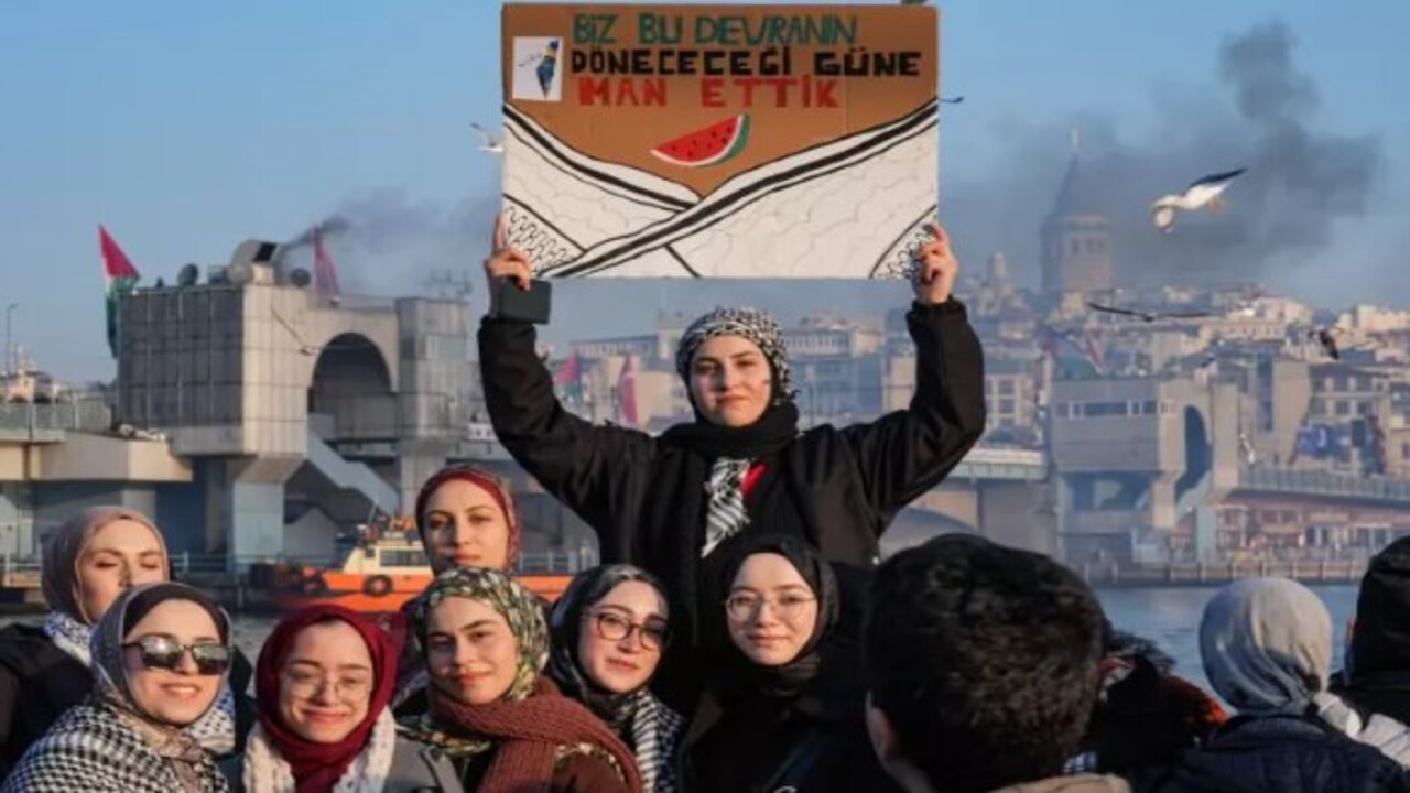 Foto - Tarihi yürüyüşten duygulandıran kareler! "Dün Ayasofya, bugün Emevi, yarın Aksâ