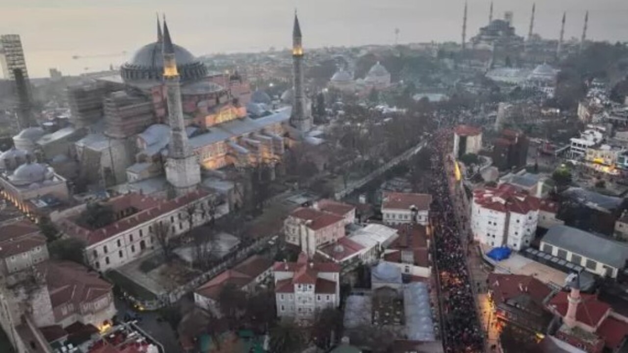 Foto - Tarihi yürüyüşten duygulandıran kareler! "Dün Ayasofya, bugün Emevi, yarın Aksâ