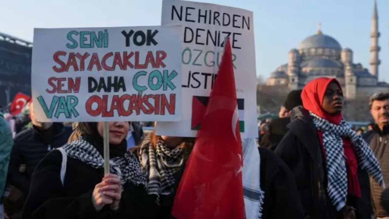 Foto - Tarihi yürüyüşten duygulandıran kareler! "Dün Ayasofya, bugün Emevi, yarın Aksâ