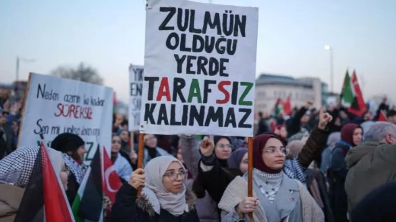 Foto - Tarihi yürüyüşten duygulandıran kareler! "Dün Ayasofya, bugün Emevi, yarın Aksâ