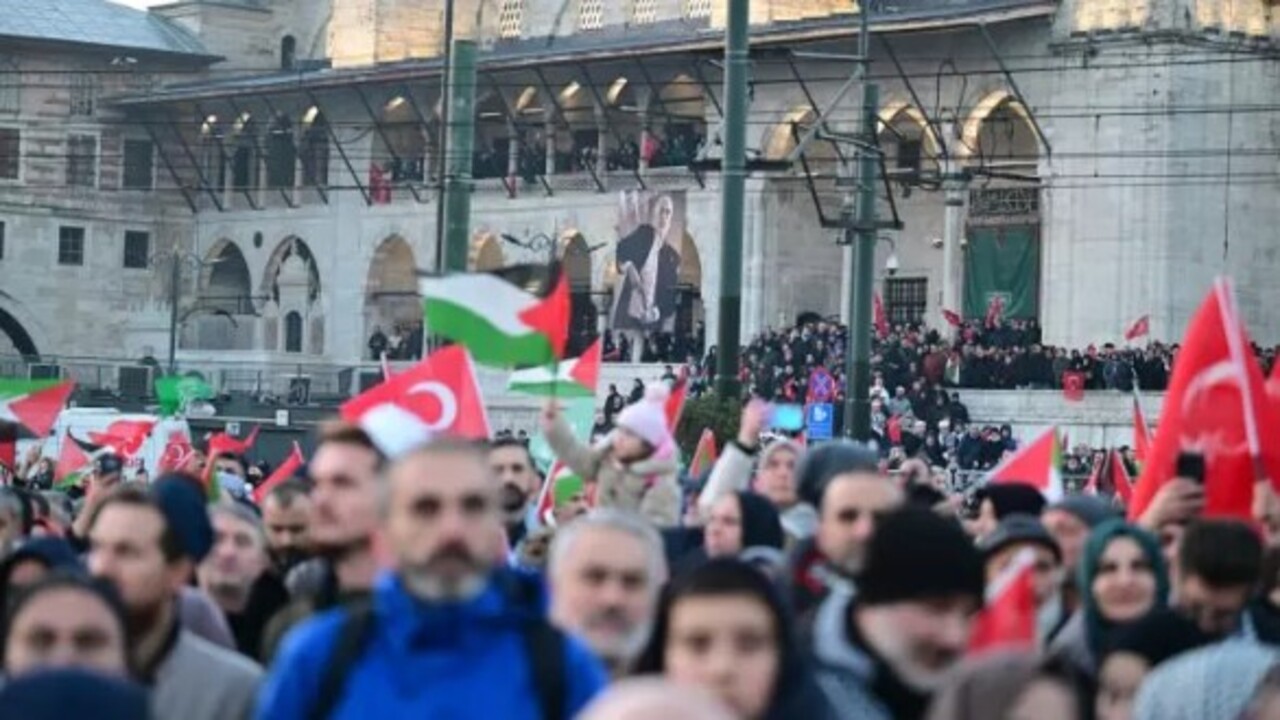 Foto - Tarihi yürüyüşten duygulandıran kareler! "Dün Ayasofya, bugün Emevi, yarın Aksâ