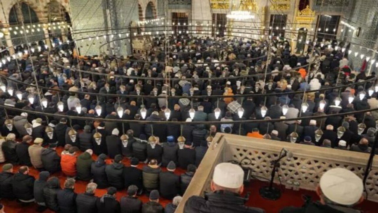 Foto - Tarihi yürüyüşten duygulandıran kareler! "Dün Ayasofya, bugün Emevi, yarın Aksâ