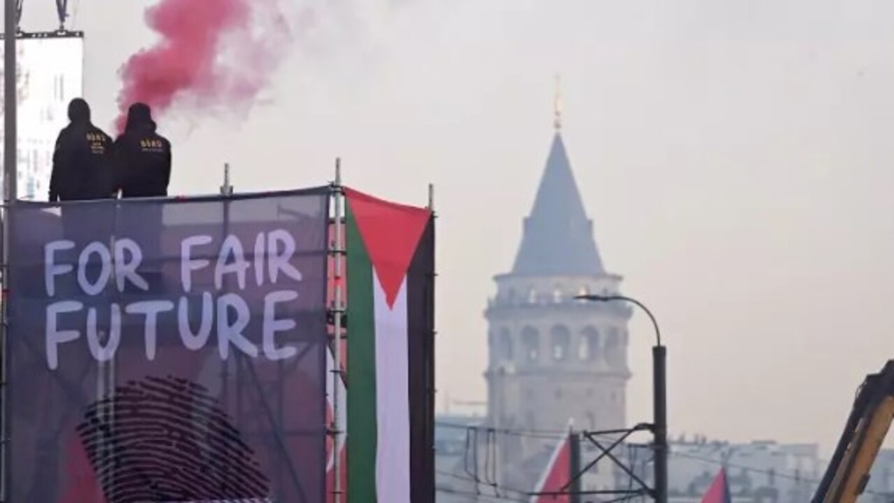 Foto - Tarihi yürüyüşten duygulandıran kareler! "Dün Ayasofya, bugün Emevi, yarın Aksâ