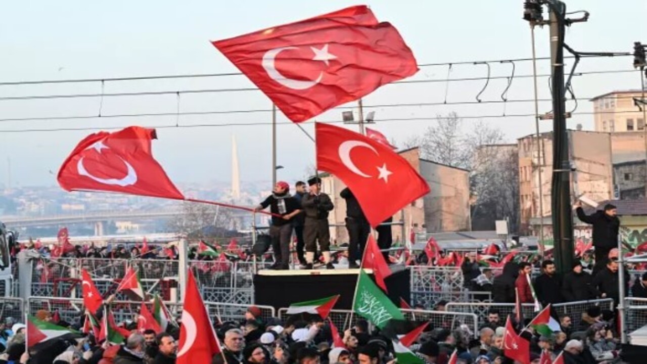 Foto - Tarihi yürüyüşten duygulandıran kareler! "Dün Ayasofya, bugün Emevi, yarın Aksâ