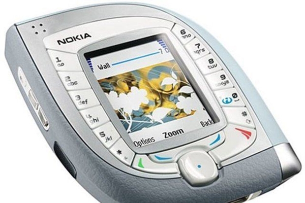 Foto - Tarihin en berbat tasarıma sahip 9 telefonu