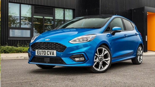 Foto - Tarihin en çok satan otomobilleri! Mercedes, BMW, Audi, Tesla, Volkswagen, Ford, Fiat dona kaldı... Zirvedeki araç bomba